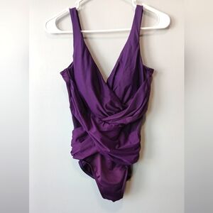 Miraclesuit Rouching Slimming One Piece Swimsuit Womens Size 10 Resortwear